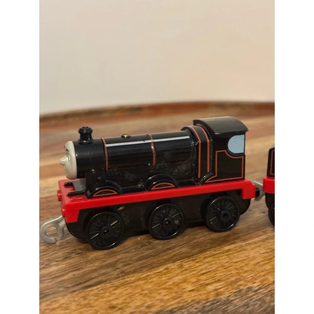 Thomas & Friends Adventures James Engine Black Red No 5 GHK69 Diecast Metal Toy